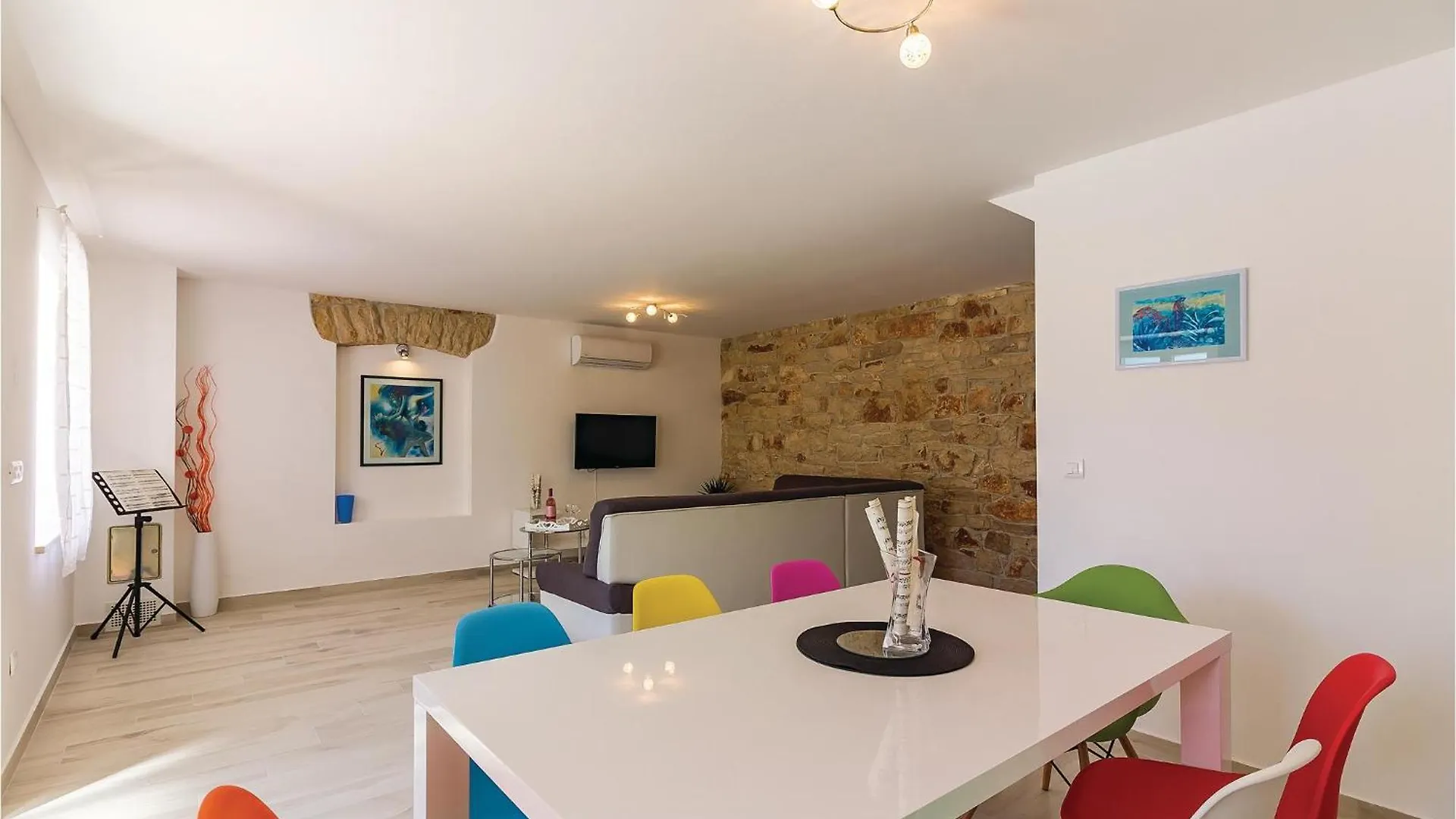 Stunning Home In Peruski With Wifi Vakantiehuis