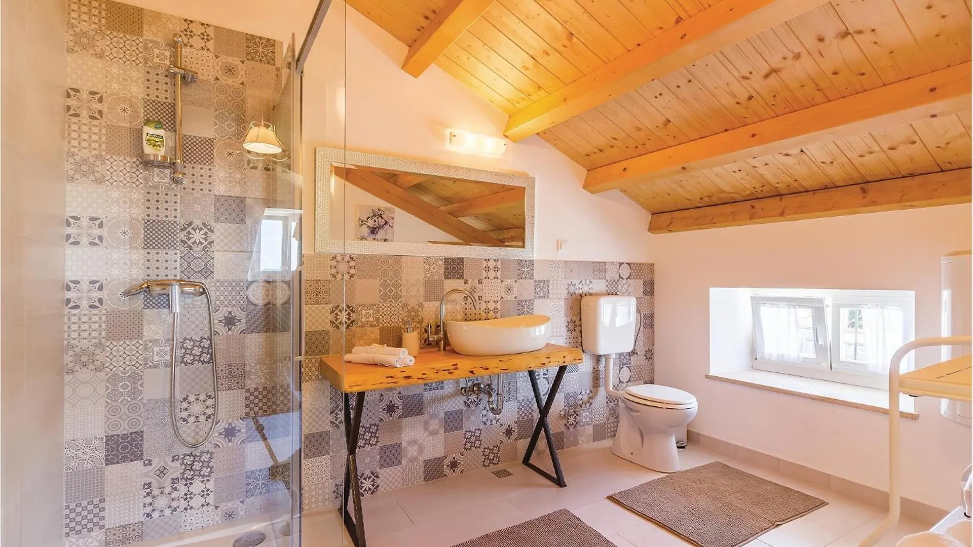 Stunning Home In Peruski With Wifi 0*,  Kroatië